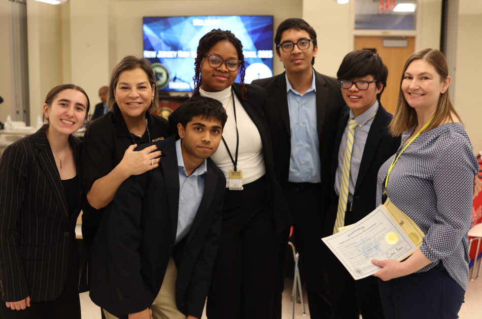 High Tech High School Emerges Victorious  in the New Jersey High School Consumer Bowl