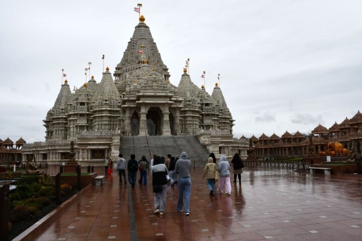 Seniors Visit BAPS Akshardham Temple to Close Out Case Study Project